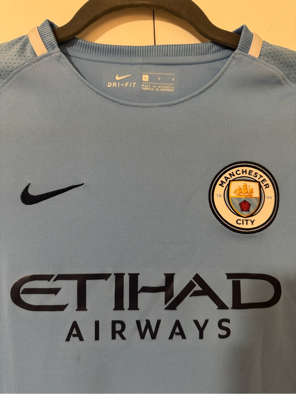 Nike Manchester City 2016/17 Home Kit - Size Youth Large - Picture 3 of 3